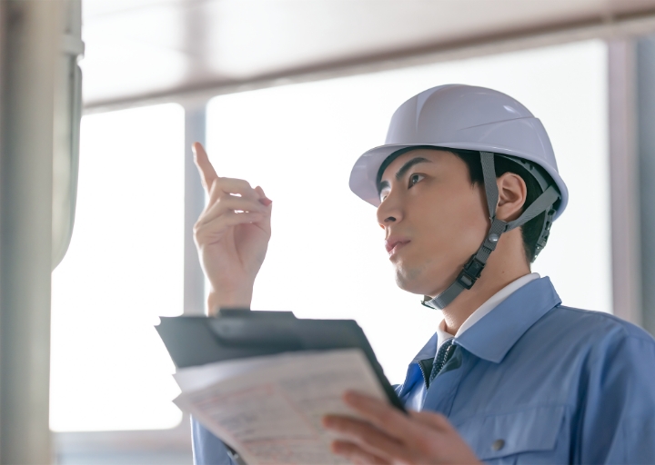 保守管理をする従業員の写真